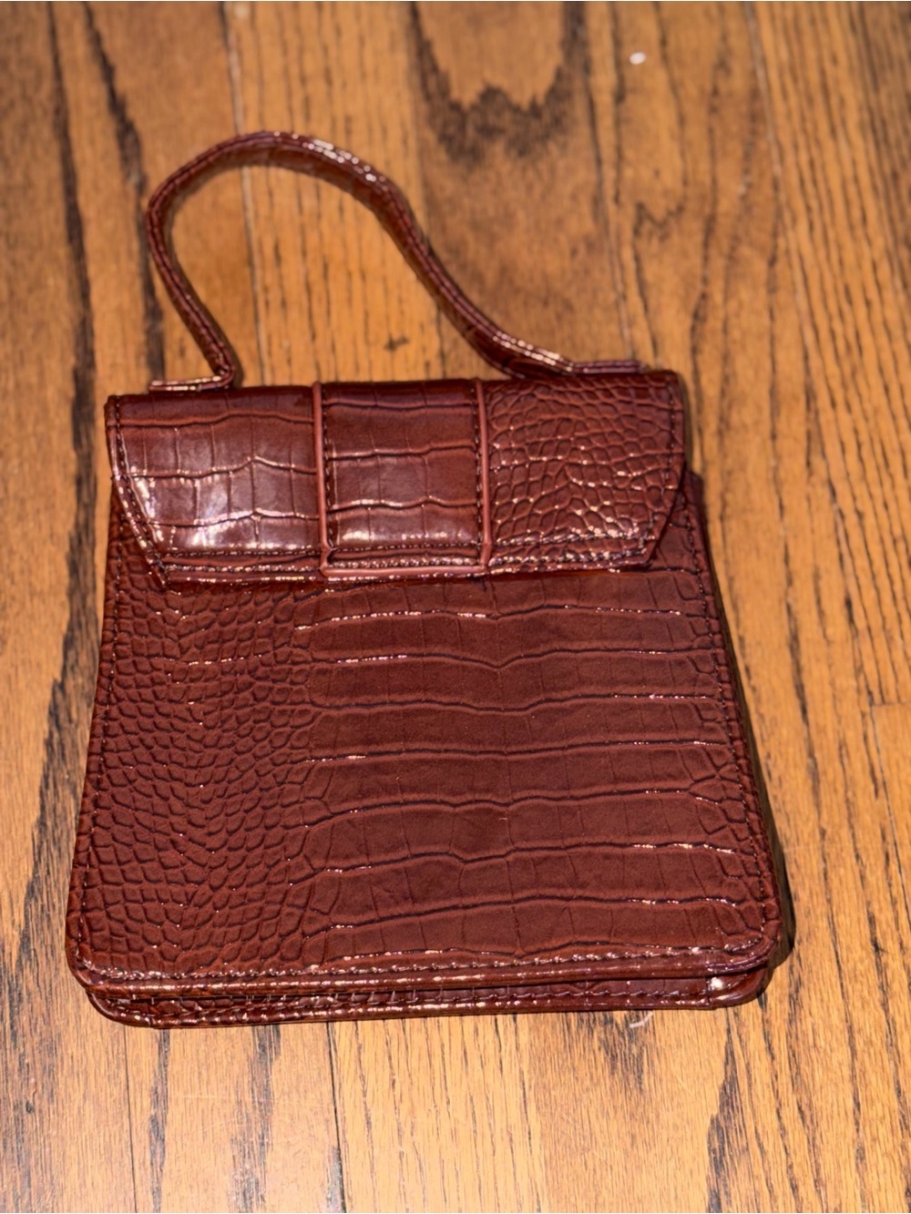 Vintage Croc-Embossed Shoulder Bag in Brown with Gold Hardware - Picture 2 of 7